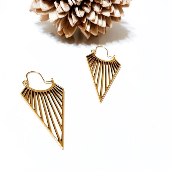 Triangle hoop earrings M43 - Picture 4 of 6